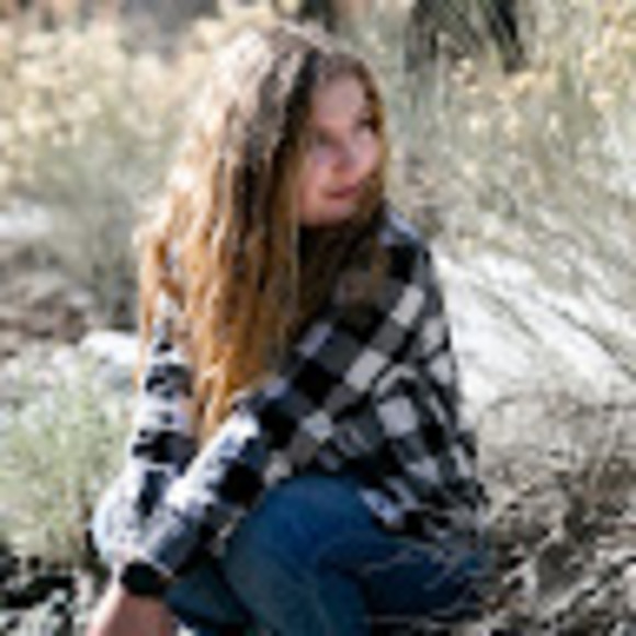 Meet your Posher, Lillian - Picture 1 of 1